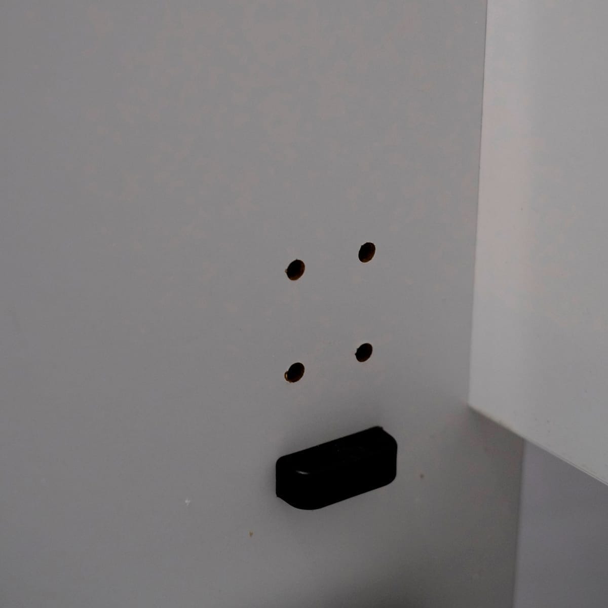 BW1090 White Rocking Mother Side Crib with wheels 120 X60Â - Image 10