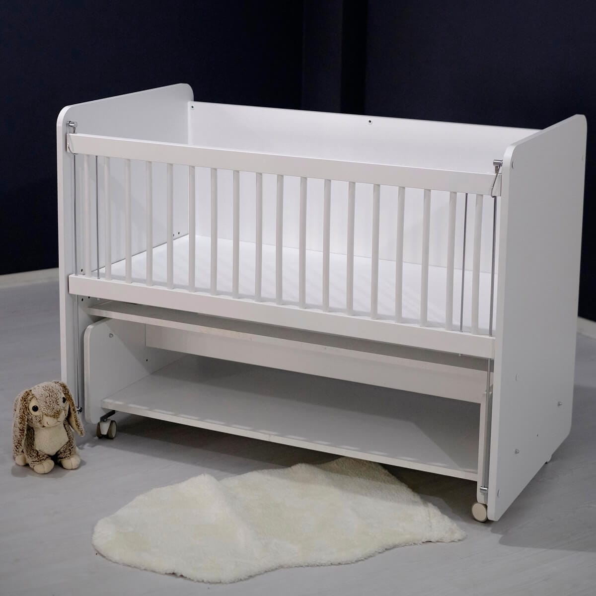 BW1090 White Rocking Mother Side Crib with wheels 120 X60Â