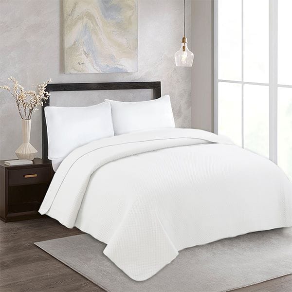 Nova Home “Dimension” Coverlet – White