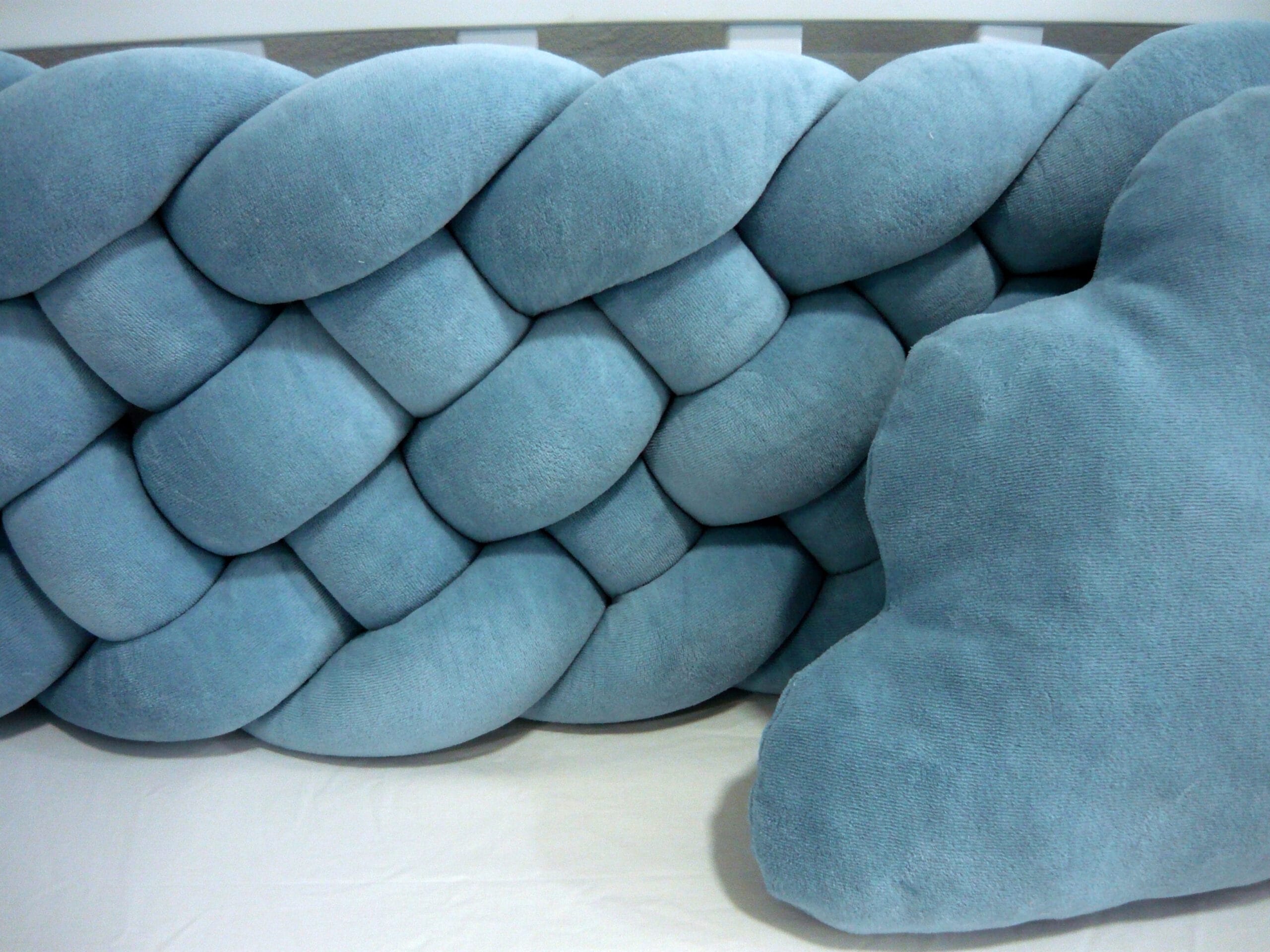 Fluffy Braided Bedding Set Yale - Image 3