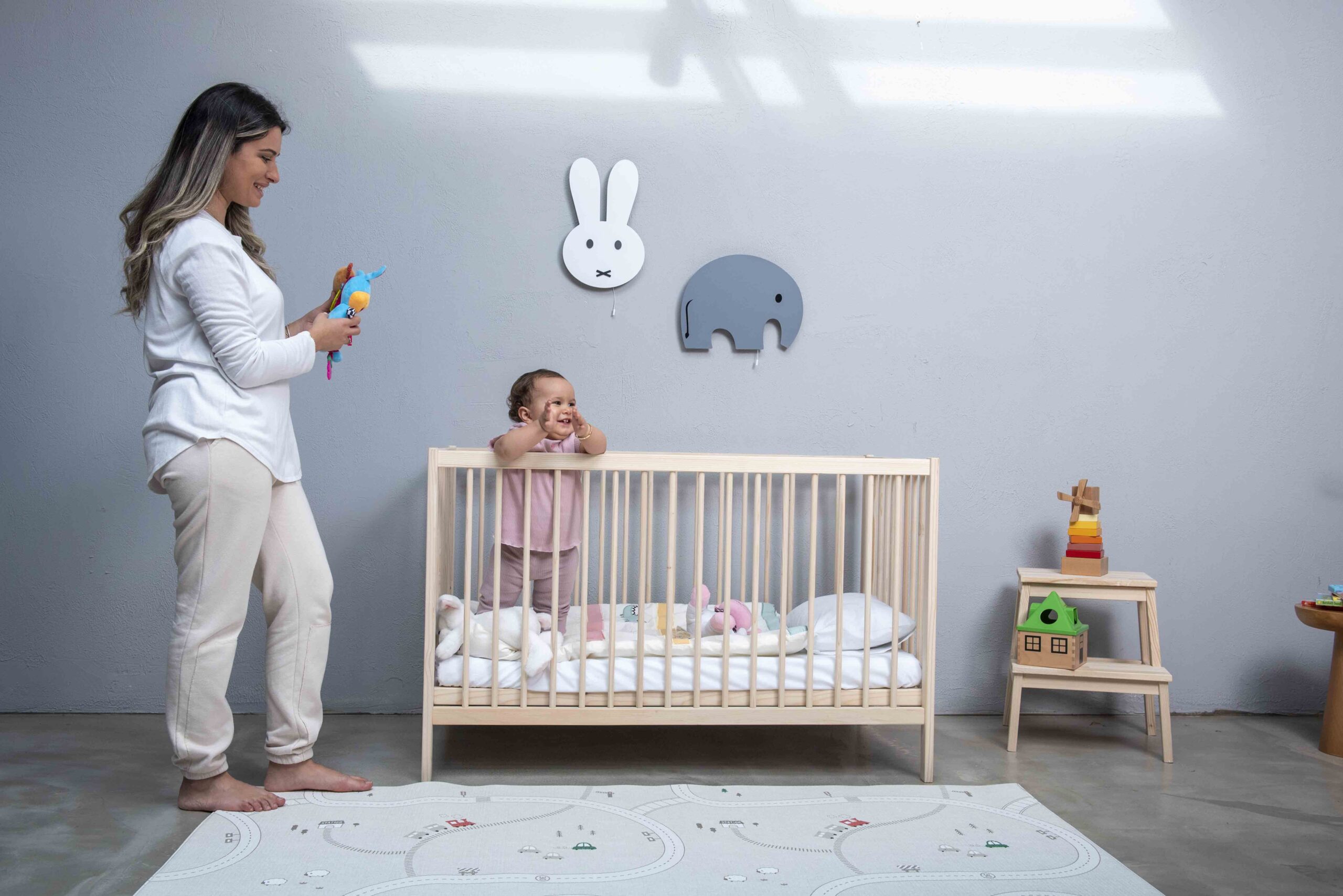 سرير أطفال من الخشب الطبيعي من كوكا 3 مستويات 60 × 120 سم - الصورة 4