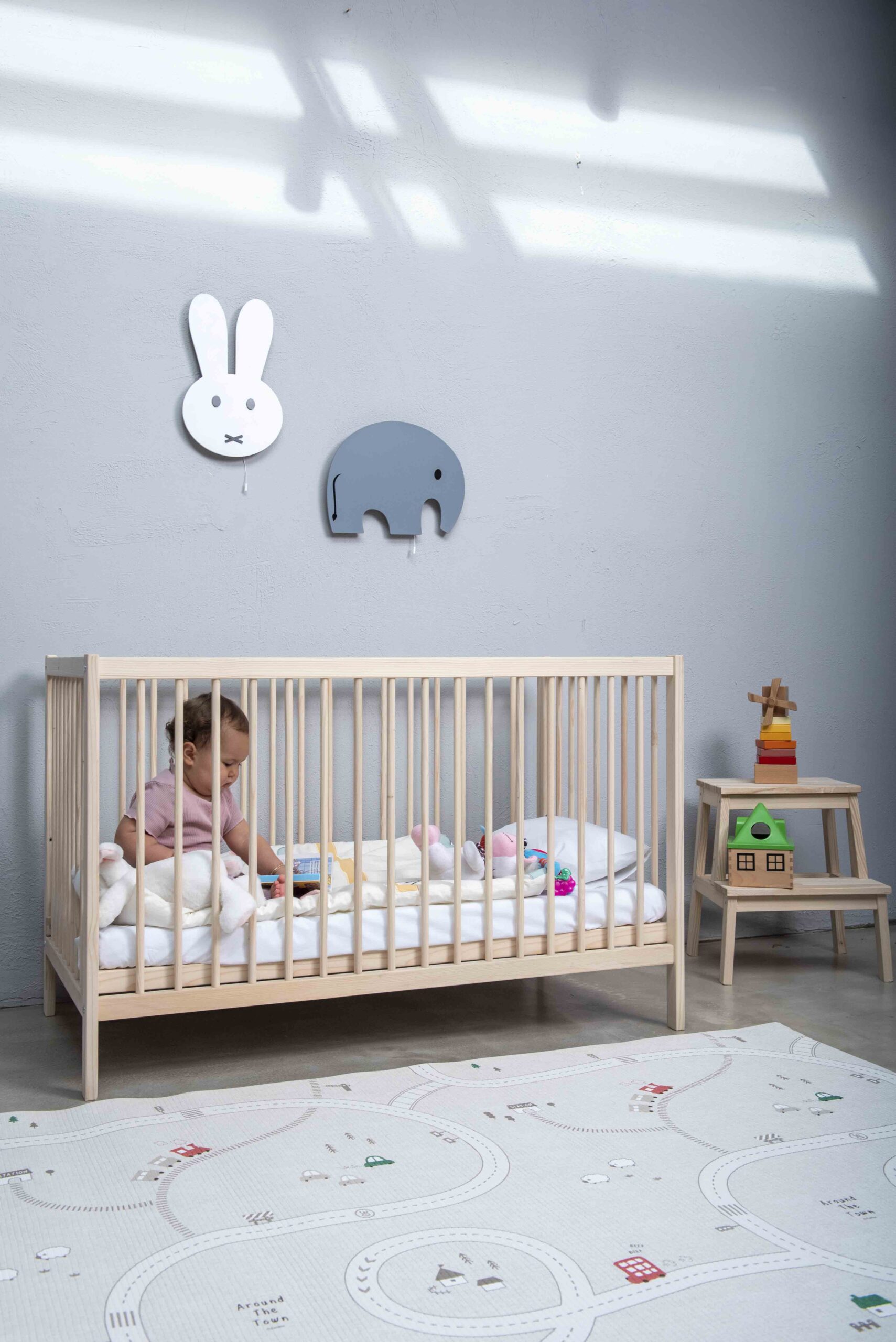 سرير أطفال من الخشب الطبيعي من كوكا 3 مستويات 60 × 120 سم - الصورة 2