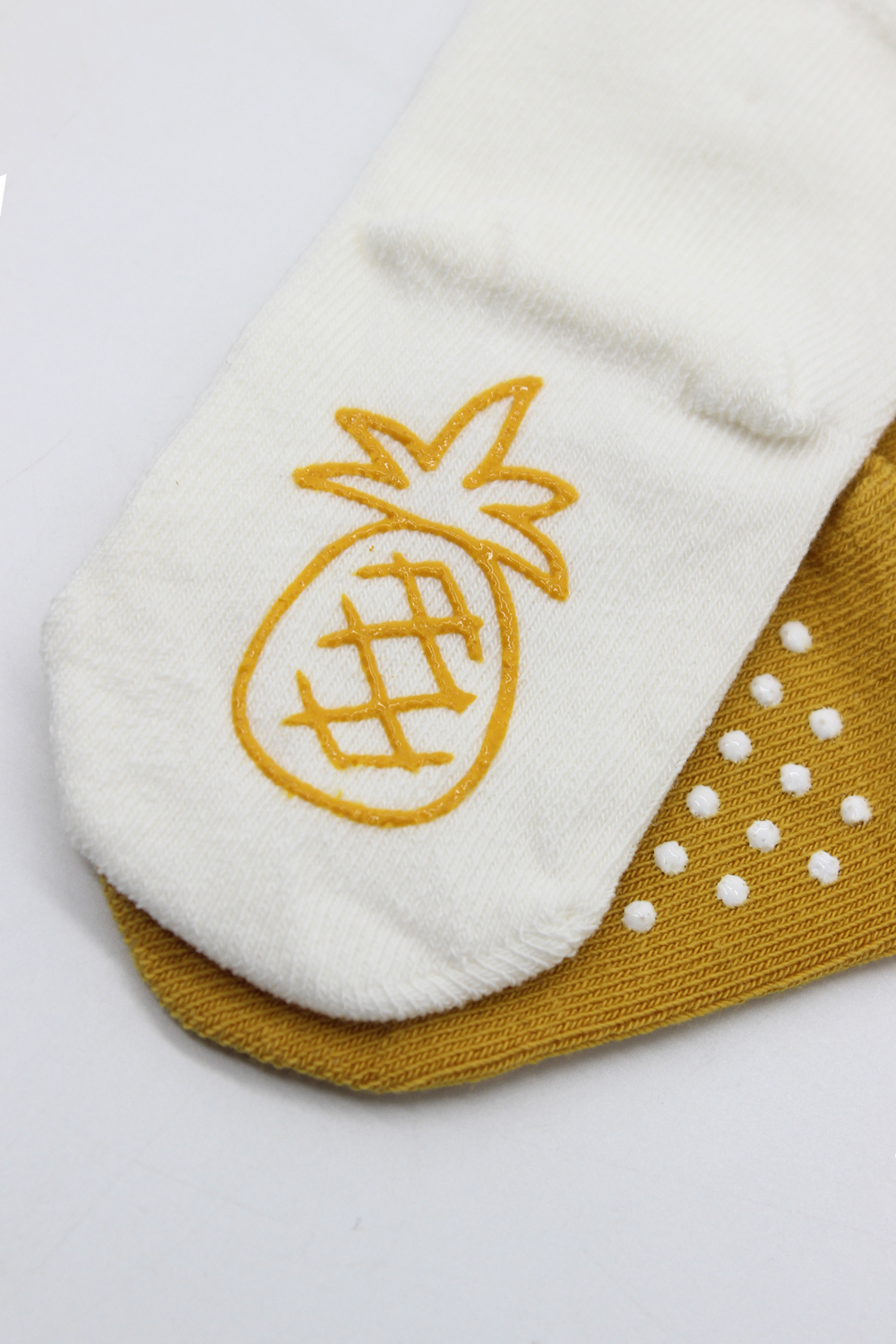 Bistyle Organic 2-Pairs Combed Non-slip Socks (12-24 m) Yellow - Image 4