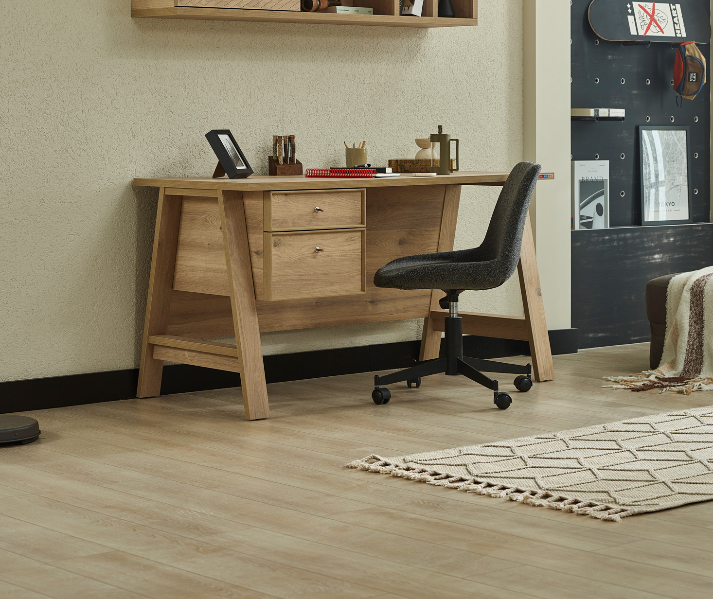 Almila Origami Study Desk - Image 2